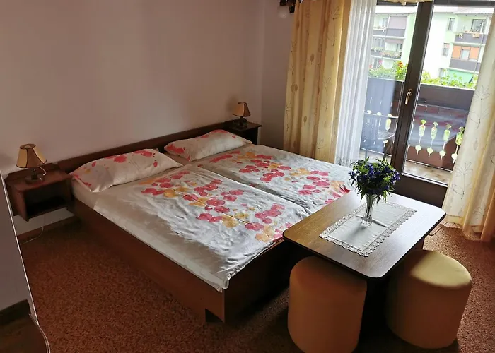 アパート Zvab ボーヒニ